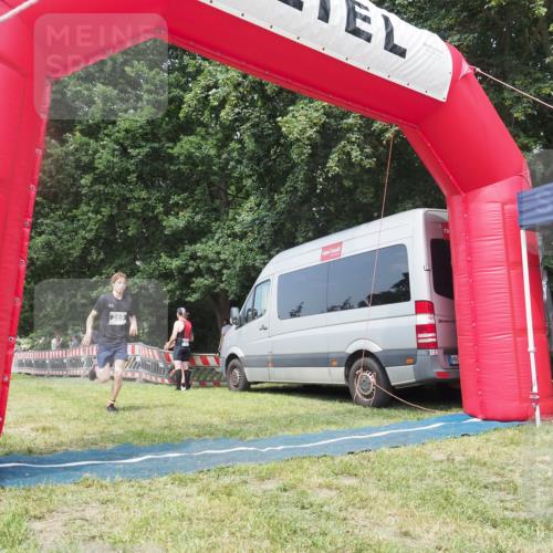 15.06.2025 - 27. Vierlanden-Triathlon KatJ http://msf.ph/oto/8036499 15.06.2025 11:25:30 Schwimmen  meine-sportfotos.de