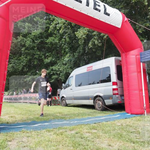 15.06.2025 - 27. Vierlanden-Triathlon KatJ http://msf.ph/oto/8036519 15.06.2025 11:25:30 Schwimmen  meine-sportfotos.de