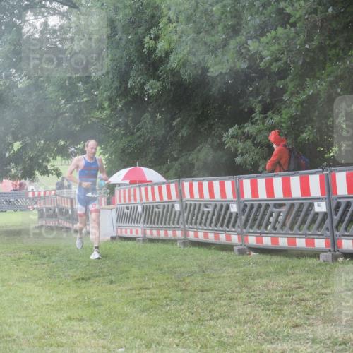 21.06.2025 - 27. Vierlanden-Triathlon KatJ http://msf.ph/oto/8036521 15.06.2025 14:15:22 Ziel 1278 meine-sportfotos.de