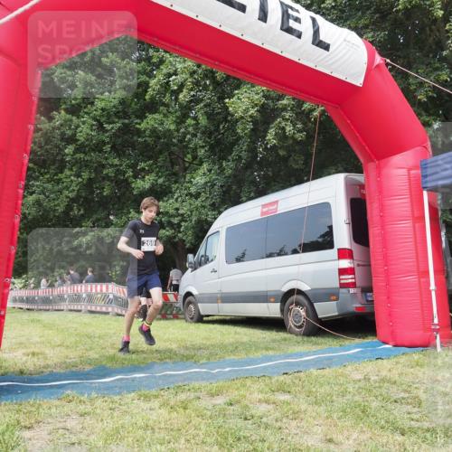 15.06.2025 - 27. Vierlanden-Triathlon KatJ http://msf.ph/oto/8036526 15.06.2025 11:25:30 Schwimmen  meine-sportfotos.de
