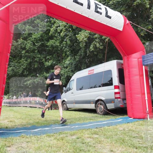 15.06.2025 - 27. Vierlanden-Triathlon KatJ http://msf.ph/oto/8036532 15.06.2025 11:25:30 Schwimmen  meine-sportfotos.de