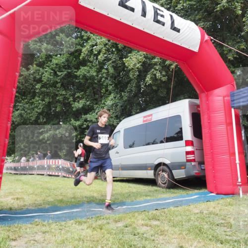 15.06.2025 - 27. Vierlanden-Triathlon KatJ http://msf.ph/oto/8036540 15.06.2025 11:25:30 Schwimmen  meine-sportfotos.de