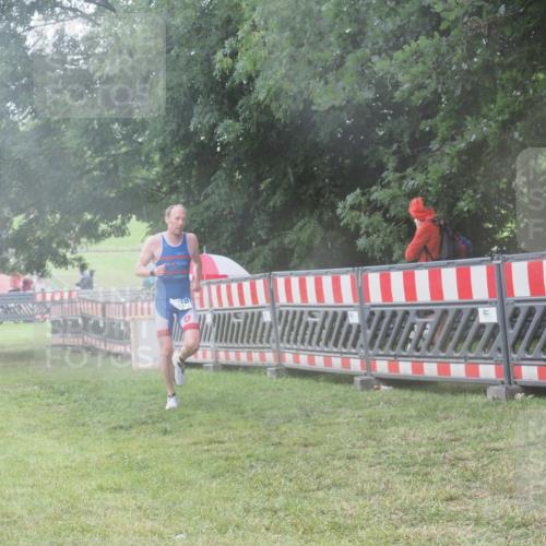 21.06.2025 - 27. Vierlanden-Triathlon KatJ http://msf.ph/oto/8036541 15.06.2025 14:15:22 Ziel 1278 meine-sportfotos.de