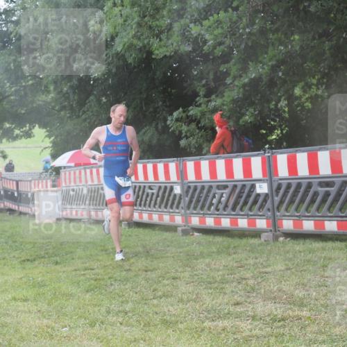 21.06.2025 - 27. Vierlanden-Triathlon KatJ http://msf.ph/oto/8036568 15.06.2025 14:15:23 Ziel 1278 meine-sportfotos.de