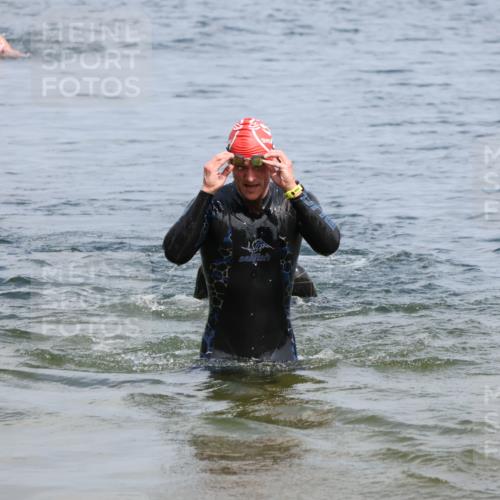 21.06.2025 - 27. Vierlanden-Triathlon Lena Gebhardt http://msf.ph/oto/8036578 15.06.2025 12:00:21 Schwimmen 989 meine-sportfotos.de