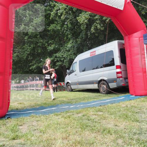 15.06.2025 - 27. Vierlanden-Triathlon KatJ http://msf.ph/oto/8036580 15.06.2025 11:25:34 Schwimmen  meine-sportfotos.de
