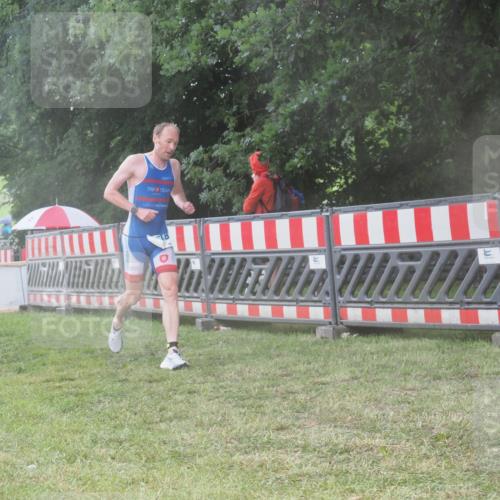 21.06.2025 - 27. Vierlanden-Triathlon KatJ http://msf.ph/oto/8036581 15.06.2025 14:15:23 Ziel 1278 meine-sportfotos.de