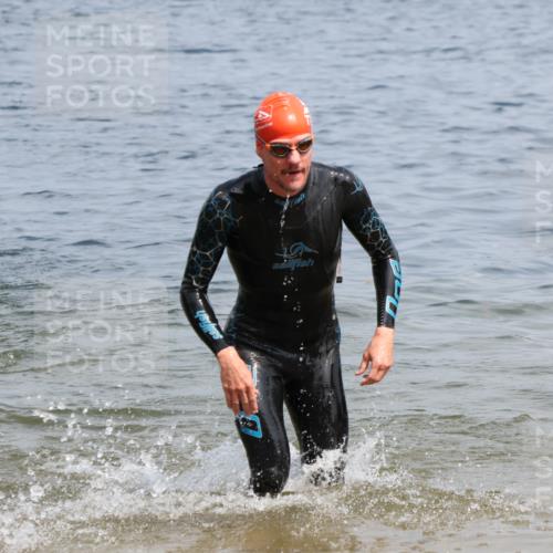 21.06.2025 - 27. Vierlanden-Triathlon Lena Gebhardt http://msf.ph/oto/8036585 15.06.2025 12:00:22 Schwimmen 989 meine-sportfotos.de