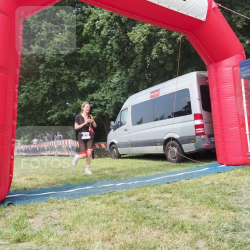 15.06.2025 - 27. Vierlanden-Triathlon KatJ http://msf.ph/oto/8036588 15.06.2025 11:25:35 Schwimmen  meine-sportfotos.de