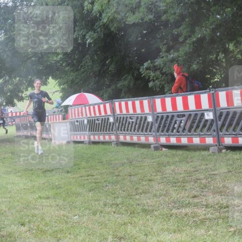 21.06.2025 - 27. Vierlanden-Triathlon KatJ http://msf.ph/oto/8036611 15.06.2025 14:15:34 Ziel 1172, 1211, 1309 meine-sportfotos.de