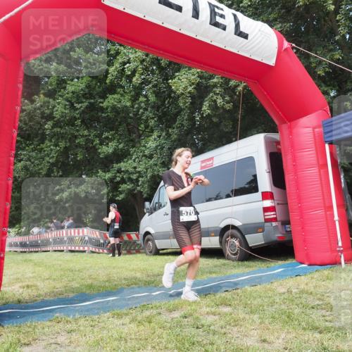 15.06.2025 - 27. Vierlanden-Triathlon KatJ http://msf.ph/oto/8036626 15.06.2025 11:25:35 Schwimmen  meine-sportfotos.de