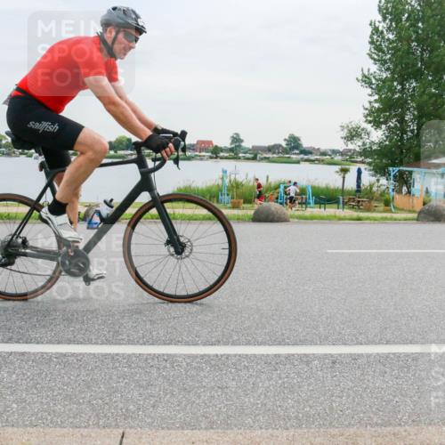 15.06.2025 - 27. Vierlanden-Triathlon H.Heesch http://msf.ph/oto/8036632 15.06.2025 10:49:01 Radfahren 378, 440, 469 meine-sportfotos.de