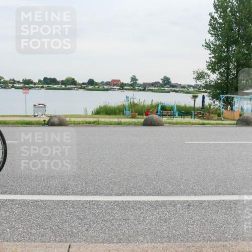 15.06.2025 - 27. Vierlanden-Triathlon H.Heesch http://msf.ph/oto/8036655 15.06.2025 10:49:16 Radfahren 6, 29, 115, 447 meine-sportfotos.de