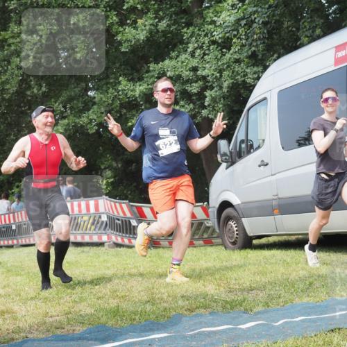 15.06.2025 - 27. Vierlanden-Triathlon KatJ http://msf.ph/oto/8036658 15.06.2025 11:25:50 Schwimmen  meine-sportfotos.de