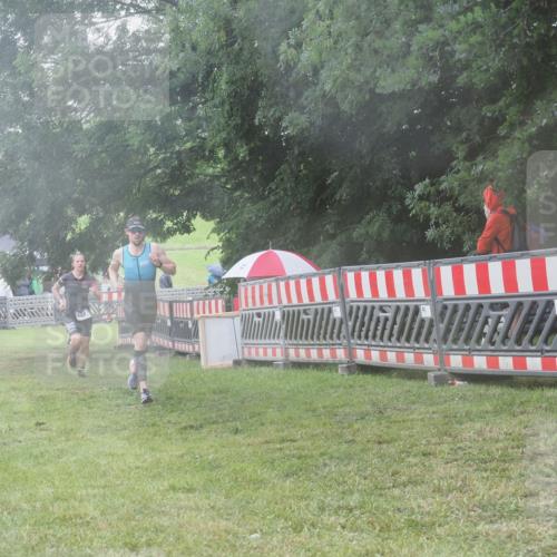 21.06.2025 - 27. Vierlanden-Triathlon KatJ http://msf.ph/oto/8036671 15.06.2025 14:15:38 Ziel 1172, 1211, 1217, 1293, 1309 meine-sportfotos.de
