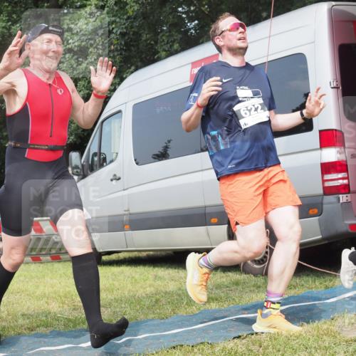 15.06.2025 - 27. Vierlanden-Triathlon KatJ http://msf.ph/oto/8036699 15.06.2025 11:25:51 Schwimmen  meine-sportfotos.de