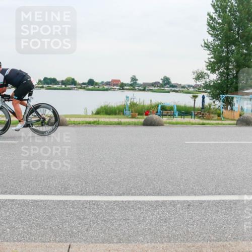 15.06.2025 - 27. Vierlanden-Triathlon H.Heesch http://msf.ph/oto/8036705 15.06.2025 10:49:50 Radfahren 232, 367, 613 meine-sportfotos.de