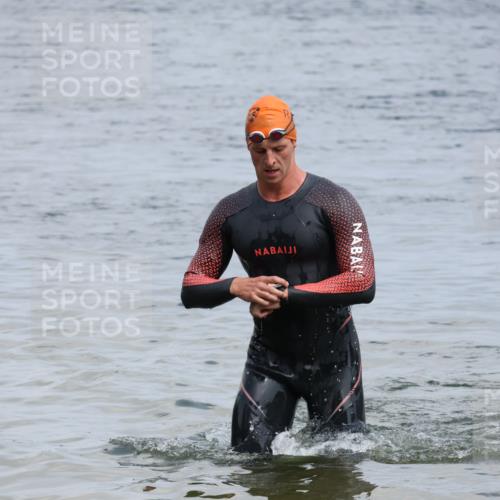 21.06.2025 - 27. Vierlanden-Triathlon Lena Gebhardt http://msf.ph/oto/8036706 15.06.2025 12:01:10 Schwimmen 992, 993, 996 meine-sportfotos.de