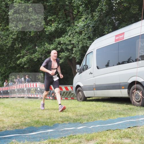 15.06.2025 - 27. Vierlanden-Triathlon KatJ http://msf.ph/oto/8036710 15.06.2025 11:26:04 Schwimmen  meine-sportfotos.de