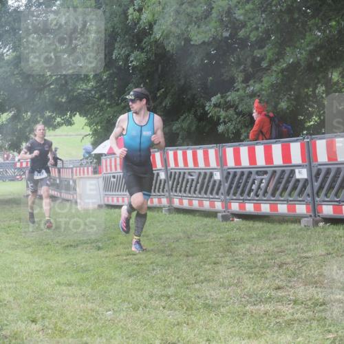 21.06.2025 - 27. Vierlanden-Triathlon KatJ http://msf.ph/oto/8036711 15.06.2025 14:15:39 Ziel 1172, 1217, 1293, 1309 meine-sportfotos.de