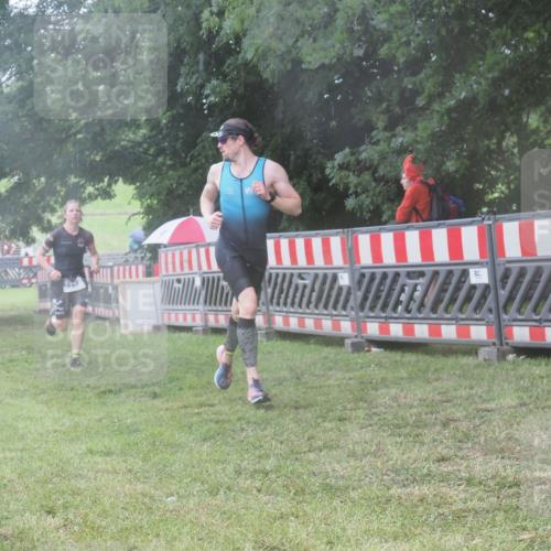 21.06.2025 - 27. Vierlanden-Triathlon KatJ http://msf.ph/oto/8036714 15.06.2025 14:15:40 Ziel 1172, 1210, 1217, 1293, 1309 meine-sportfotos.de