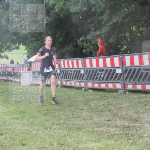 21.06.2025 - 27. Vierlanden-Triathlon KatJ http://msf.ph/oto/8036739 15.06.2025 14:15:41 Ziel 1172, 1210, 1217, 1293, 1309 meine-sportfotos.de