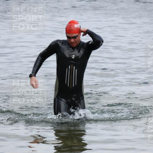 21.06.2025 - 27. Vierlanden-Triathlon Lena Gebhardt http://msf.ph/oto/8036745 15.06.2025 12:01:48 Schwimmen 998 meine-sportfotos.de
