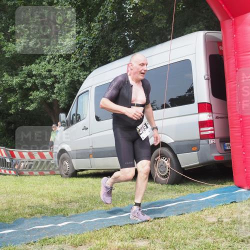 15.06.2025 - 27. Vierlanden-Triathlon KatJ http://msf.ph/oto/8036746 15.06.2025 11:26:05 Schwimmen  meine-sportfotos.de