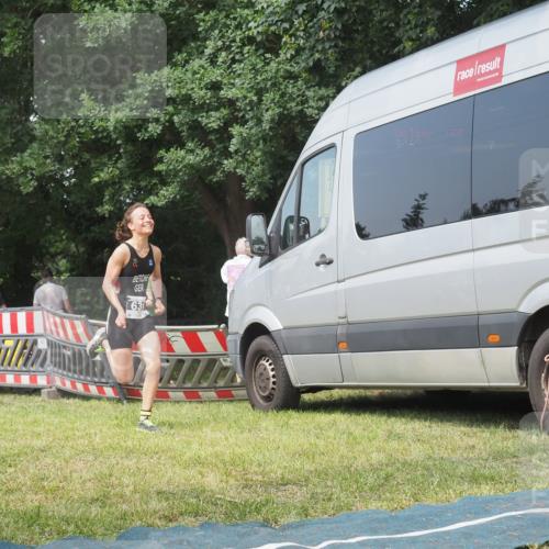 15.06.2025 - 27. Vierlanden-Triathlon KatJ http://msf.ph/oto/8036751 15.06.2025 11:26:07 Schwimmen  meine-sportfotos.de