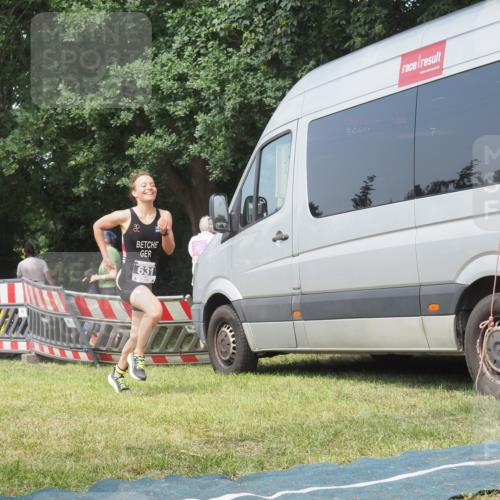 15.06.2025 - 27. Vierlanden-Triathlon KatJ http://msf.ph/oto/8036756 15.06.2025 11:26:08 Schwimmen  meine-sportfotos.de