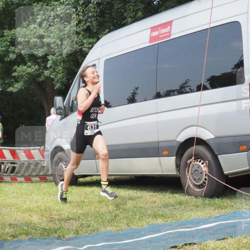 15.06.2025 - 27. Vierlanden-Triathlon KatJ http://msf.ph/oto/8036769 15.06.2025 11:26:08 Schwimmen  meine-sportfotos.de
