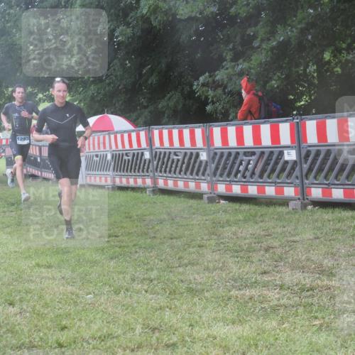 21.06.2025 - 27. Vierlanden-Triathlon KatJ http://msf.ph/oto/8036780 15.06.2025 14:15:44 Ziel 1172, 1210, 1217, 1293 meine-sportfotos.de