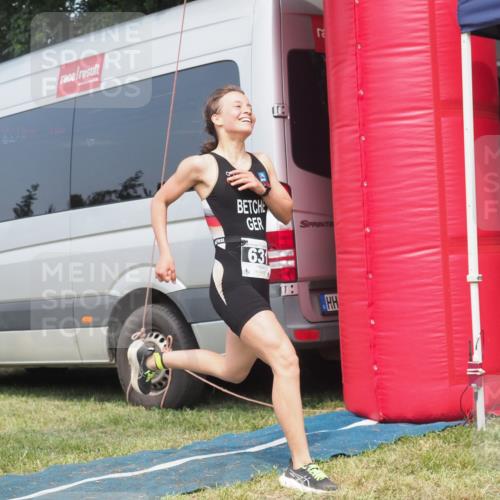 15.06.2025 - 27. Vierlanden-Triathlon KatJ http://msf.ph/oto/8036784 15.06.2025 11:26:08 Schwimmen  meine-sportfotos.de