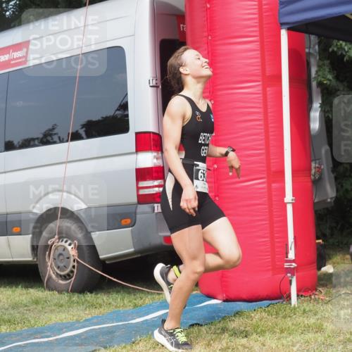 15.06.2025 - 27. Vierlanden-Triathlon KatJ http://msf.ph/oto/8036788 15.06.2025 11:26:09 Schwimmen  meine-sportfotos.de