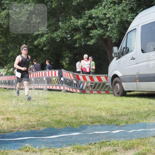15.06.2025 - 27. Vierlanden-Triathlon KatJ http://msf.ph/oto/8036811 15.06.2025 11:26:25 Schwimmen  meine-sportfotos.de