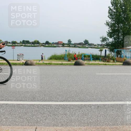 21.06.2025 - 27. Vierlanden-Triathlon H.Heesch http://msf.ph/oto/8036820 15.06.2025 11:46:46 Radfahren 222, 678 meine-sportfotos.de