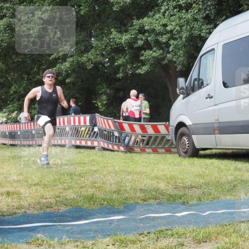 15.06.2025 - 27. Vierlanden-Triathlon KatJ http://msf.ph/oto/8036824 15.06.2025 11:26:25 Schwimmen  meine-sportfotos.de