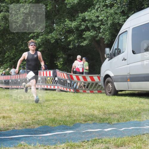 15.06.2025 - 27. Vierlanden-Triathlon KatJ http://msf.ph/oto/8036830 15.06.2025 11:26:26 Schwimmen  meine-sportfotos.de