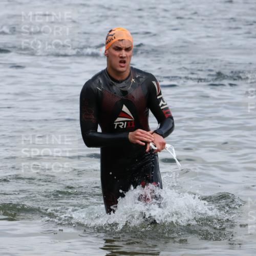 21.06.2025 - 27. Vierlanden-Triathlon Lena Gebhardt http://msf.ph/oto/8036832 15.06.2025 12:02:25 Schwimmen 995, 1000 meine-sportfotos.de