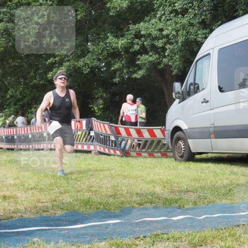 15.06.2025 - 27. Vierlanden-Triathlon KatJ http://msf.ph/oto/8036834 15.06.2025 11:26:26 Schwimmen  meine-sportfotos.de