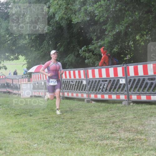 21.06.2025 - 27. Vierlanden-Triathlon KatJ http://msf.ph/oto/8036835 15.06.2025 14:15:49 Ziel 1173, 1210 meine-sportfotos.de