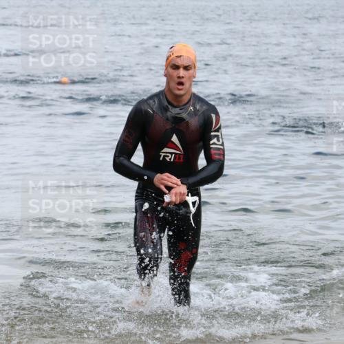 21.06.2025 - 27. Vierlanden-Triathlon Lena Gebhardt http://msf.ph/oto/8036851 15.06.2025 12:02:27 Schwimmen 1000 meine-sportfotos.de