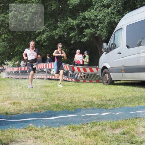15.06.2025 - 27. Vierlanden-Triathlon KatJ http://msf.ph/oto/8036868 15.06.2025 11:26:29 Schwimmen  meine-sportfotos.de