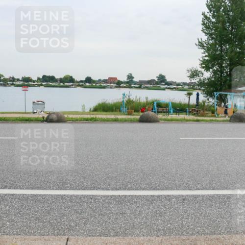 15.06.2025 - 27. Vierlanden-Triathlon H.Heesch http://msf.ph/oto/8036876 15.06.2025 10:49:58 Radfahren 215, 250, 394, 423 meine-sportfotos.de