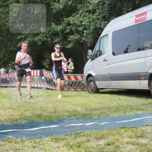 15.06.2025 - 27. Vierlanden-Triathlon KatJ http://msf.ph/oto/8036881 15.06.2025 11:26:29 Schwimmen  meine-sportfotos.de