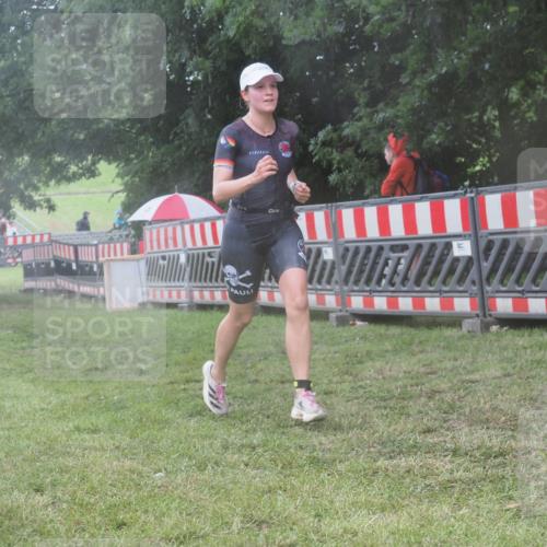 21.06.2025 - 27. Vierlanden-Triathlon KatJ http://msf.ph/oto/8036898 15.06.2025 14:15:58 Ziel 1173, 1277 meine-sportfotos.de