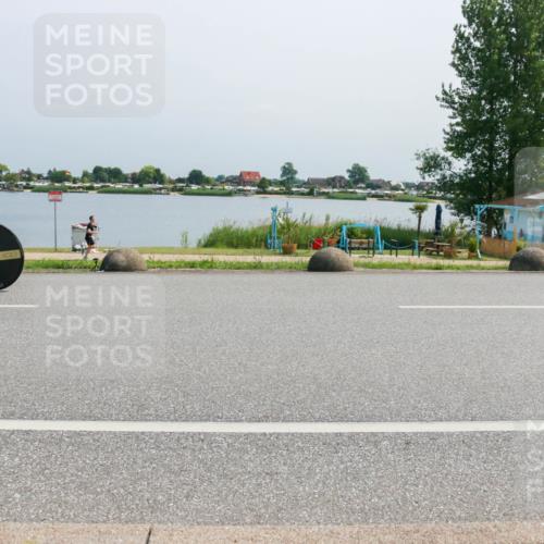 21.06.2025 - 27. Vierlanden-Triathlon H.Heesch http://msf.ph/oto/8036907 15.06.2025 11:47:02 Radfahren 710, 734, 801, 831 meine-sportfotos.de
