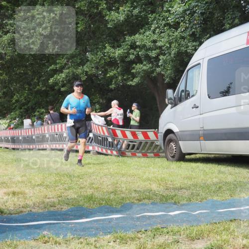 15.06.2025 - 27. Vierlanden-Triathlon KatJ http://msf.ph/oto/8036935 15.06.2025 11:26:35 Schwimmen  meine-sportfotos.de