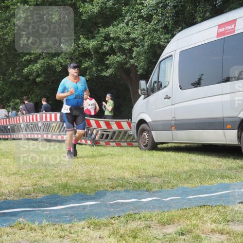 15.06.2025 - 27. Vierlanden-Triathlon KatJ http://msf.ph/oto/8036953 15.06.2025 11:26:36 Schwimmen  meine-sportfotos.de