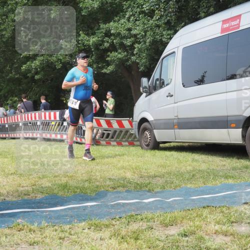 15.06.2025 - 27. Vierlanden-Triathlon KatJ http://msf.ph/oto/8036959 15.06.2025 11:26:36 Schwimmen  meine-sportfotos.de